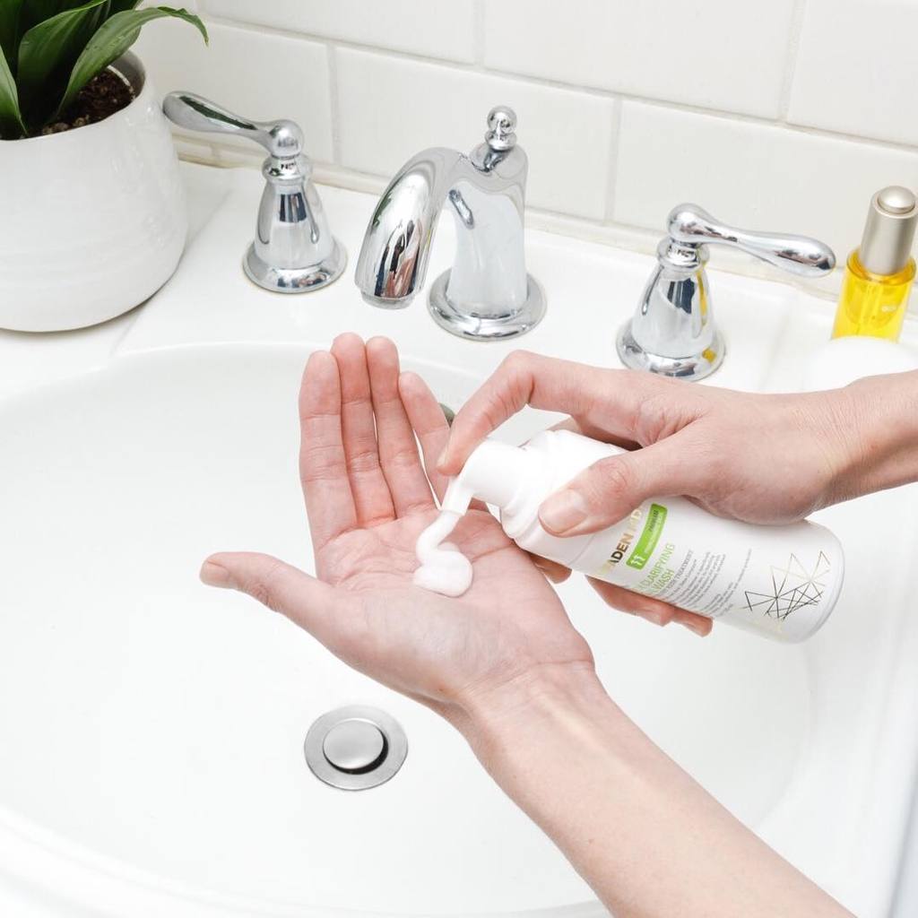 DETOX CLARIFYING FACIAL WASH