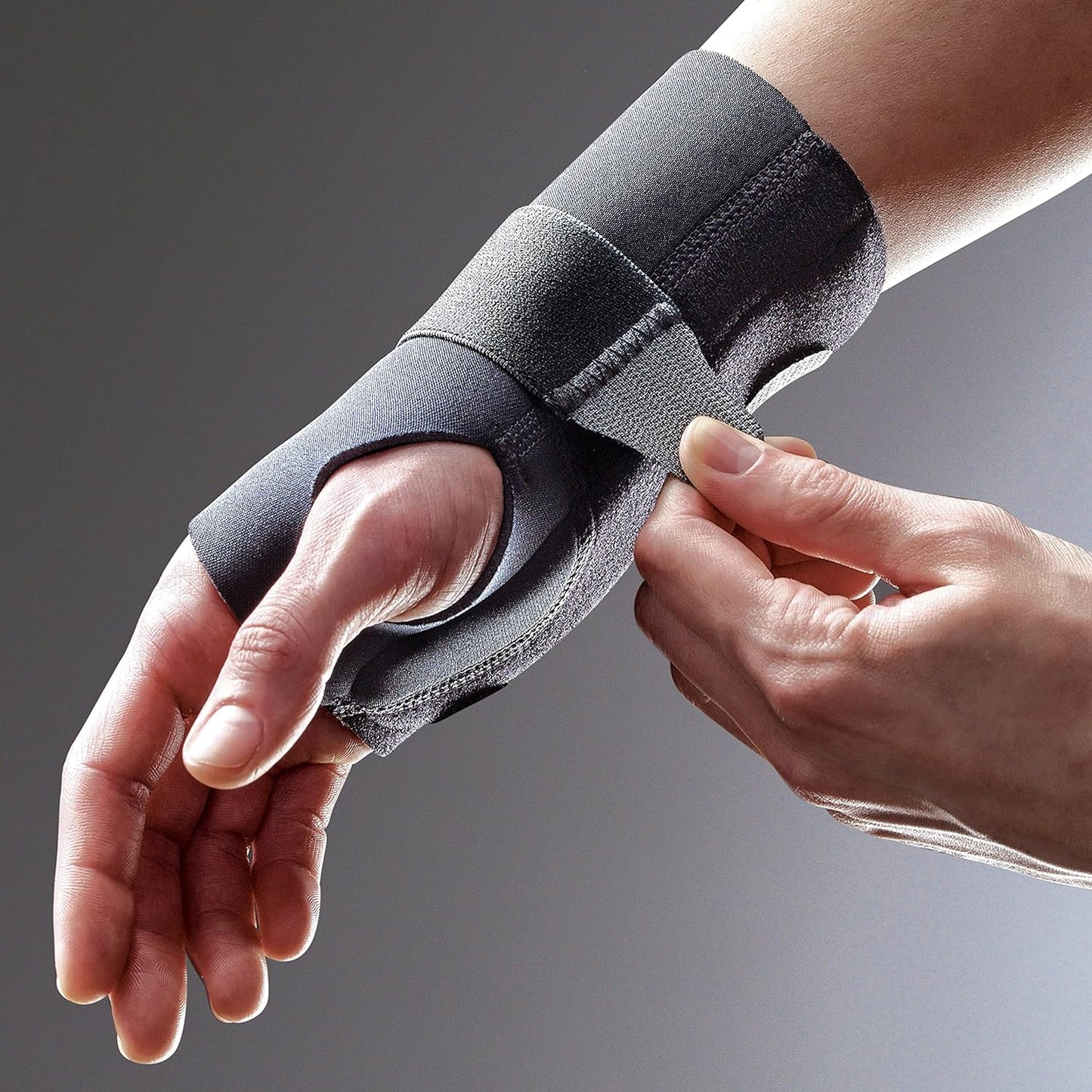 Futuro Wrist Left Compression Stabilizing Brace L/XL