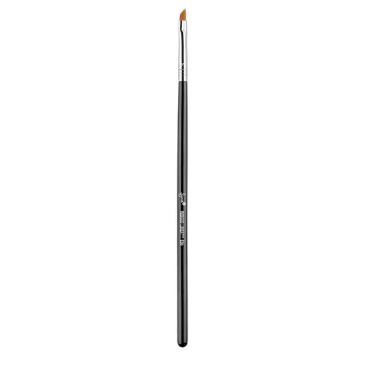 E06 Winged Liner™ Brush